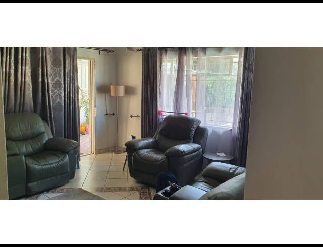 2 BEDROOM TOWNHOUSE FOR SALE IN MALVERN